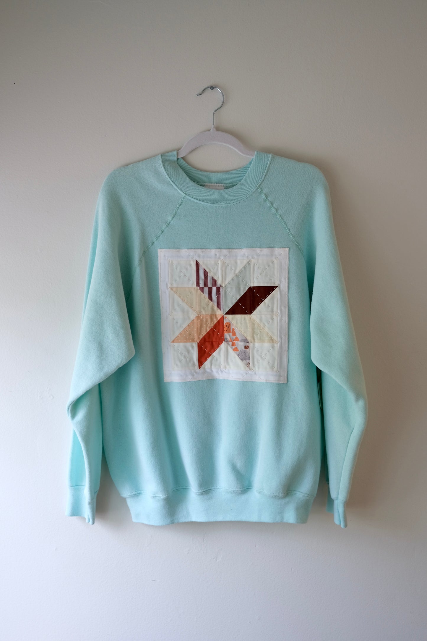 Quilted Star Crew Neck Sweatshirt in Aqua- Large