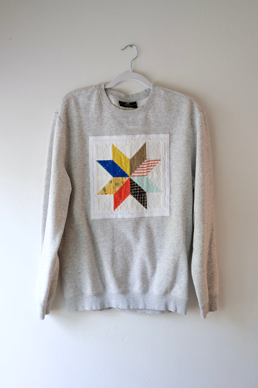 Quilted Star Crew Neck Sweatshirt in Heathered Gray- Small