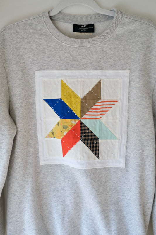 Quilted Star Crew Neck Sweatshirt in Heathered Gray- Small