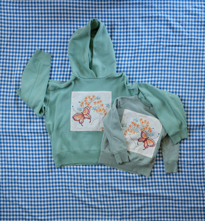 Vintage Butterfly Hoodie Sweatshirt in Green - Small