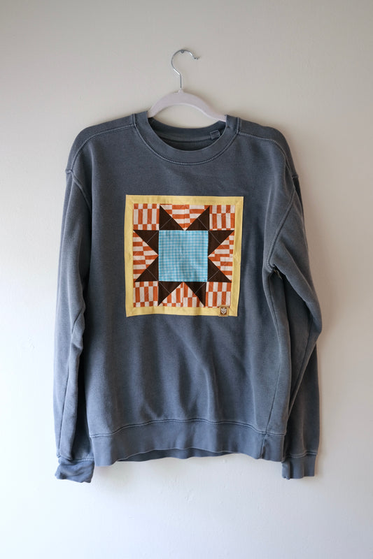Quilted Star Crew Neck Sweatshirt in Blue/Gray - Small